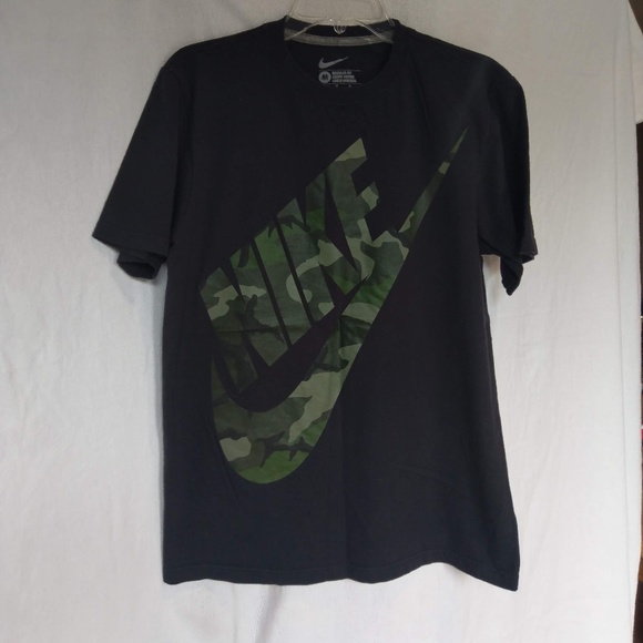 nike green camo shirt